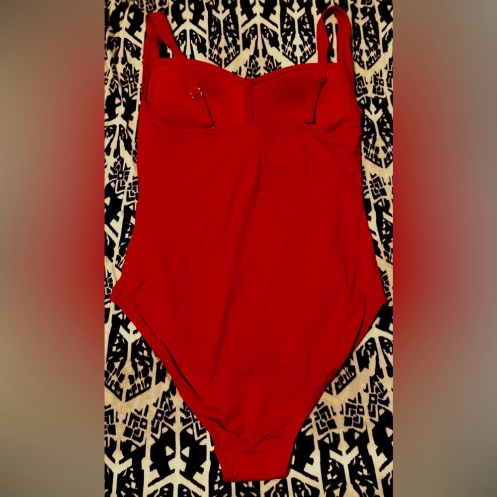 NWT Sea Level One Piece Twist Swimsuit (US 8)- Over 50% off! - Picture 2 of 7